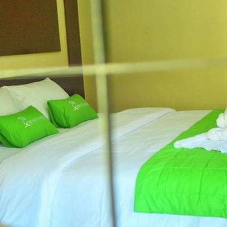 Kuta Indah Hotel Esterno foto