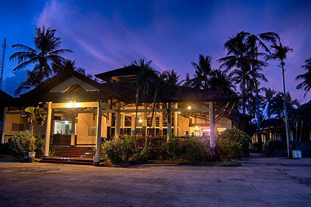 Kuta Indah Hotel Esterno foto