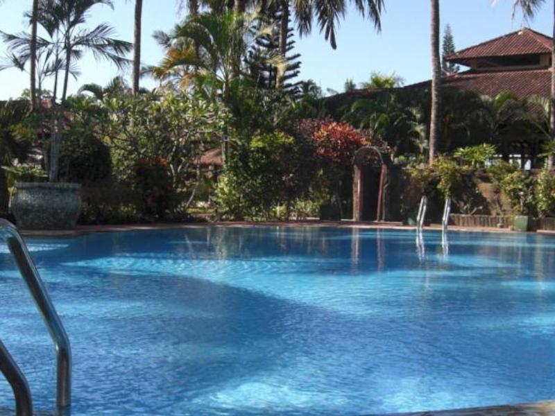 Kuta Indah Hotel Esterno foto