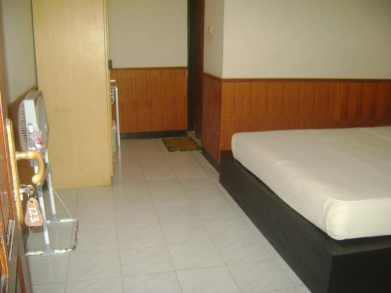 Kuta Indah Hotel Esterno foto