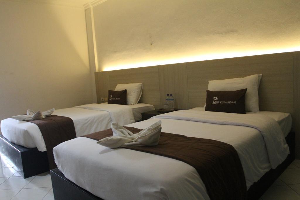 Kuta Indah Hotel Esterno foto