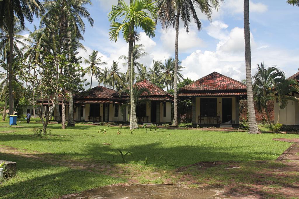 Kuta Indah Hotel Esterno foto