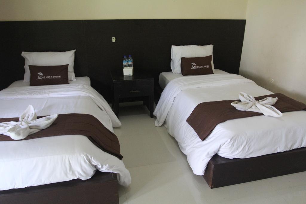 Kuta Indah Hotel Esterno foto