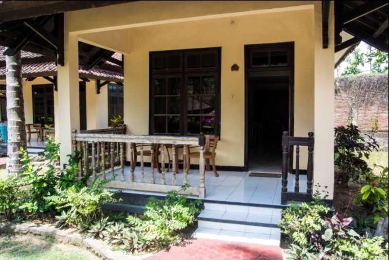 Kuta Indah Hotel Esterno foto