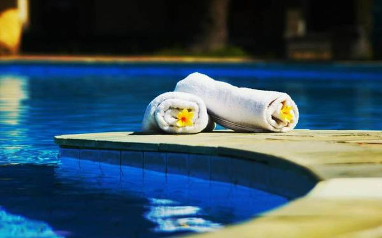 Kuta Indah Hotel Esterno foto