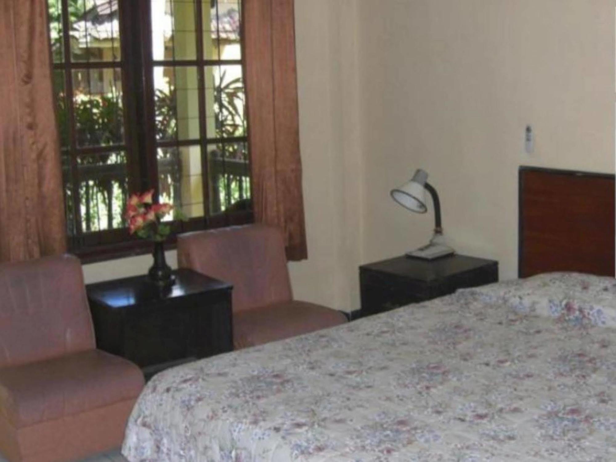 Kuta Indah Hotel Esterno foto