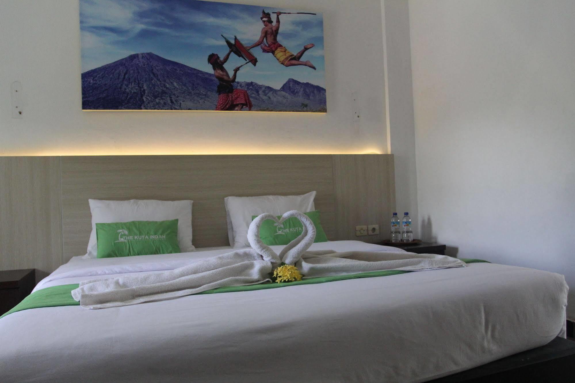 Kuta Indah Hotel Esterno foto