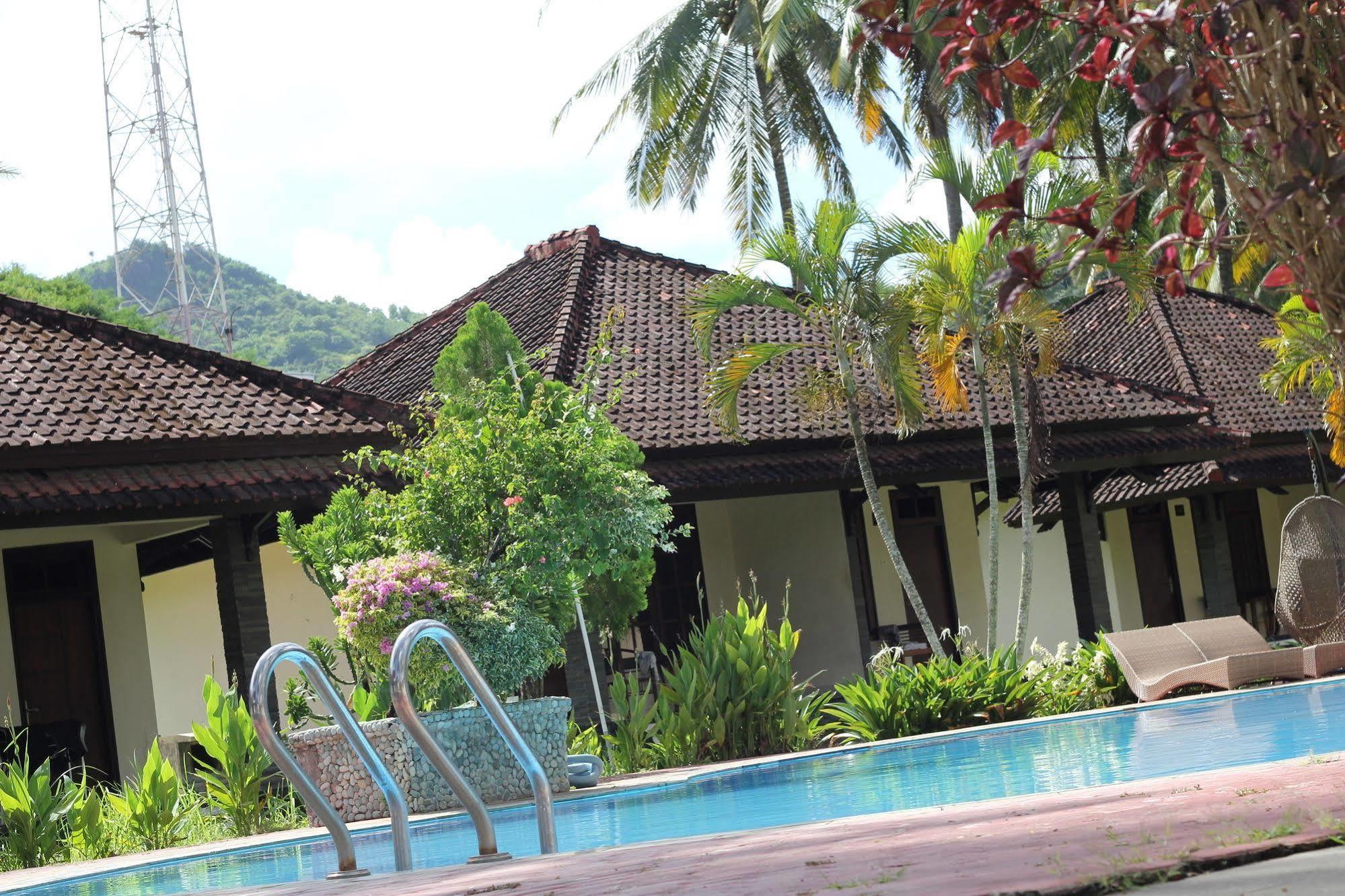 Kuta Indah Hotel Esterno foto