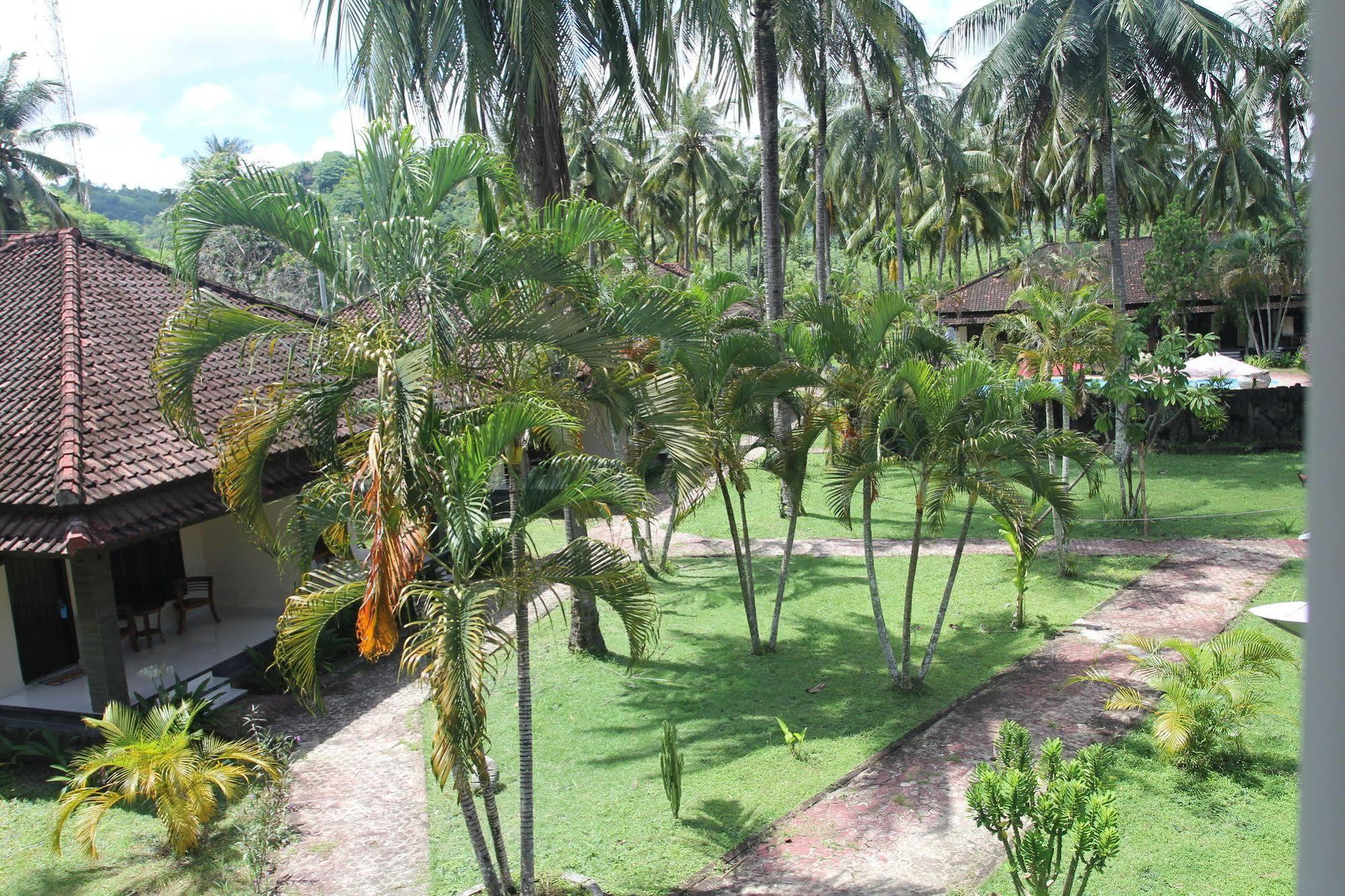 Kuta Indah Hotel Esterno foto
