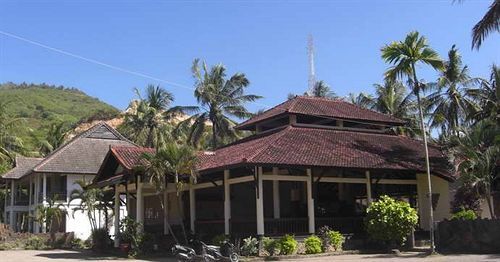 Kuta Indah Hotel Esterno foto