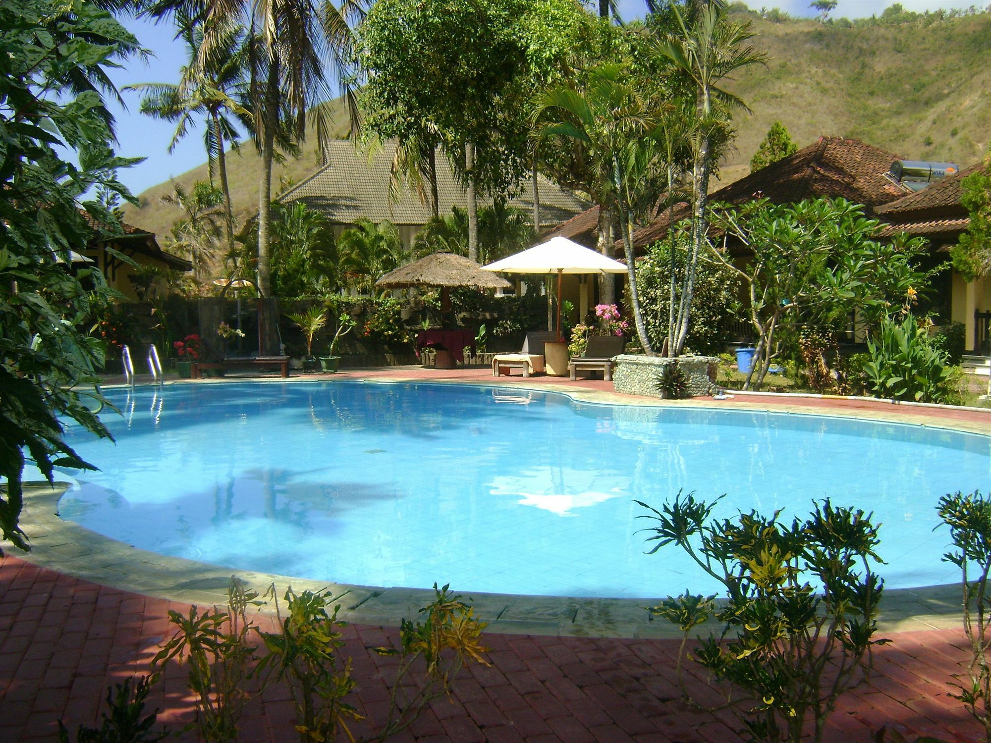 Kuta Indah Hotel Esterno foto