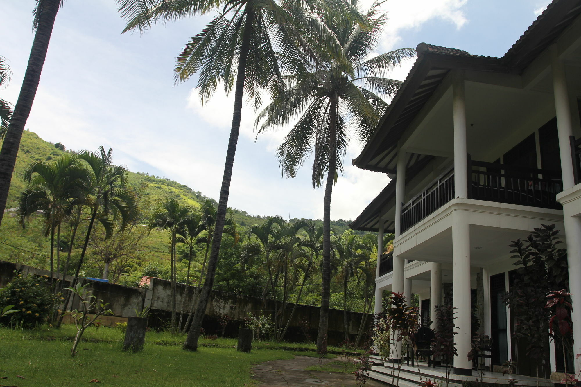 Kuta Indah Hotel Esterno foto